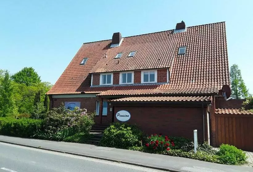 Aamiaismajoitus (B&B) Gästehaus Am Alten Hafen