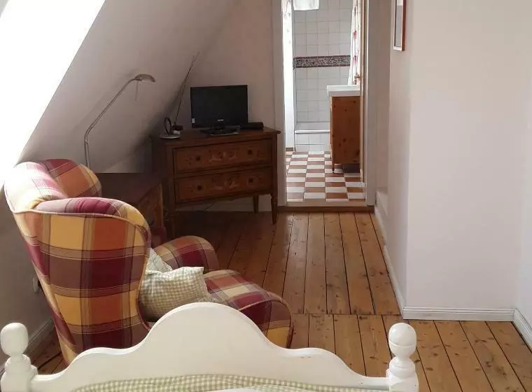 Aamiaismajoitus (B&B) Gästehaus Am Alten Hafen