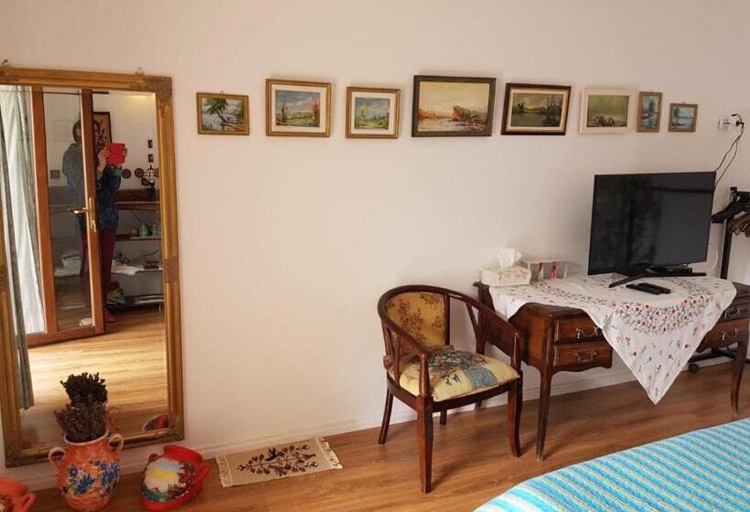 Pensão Verada Tour Guest House