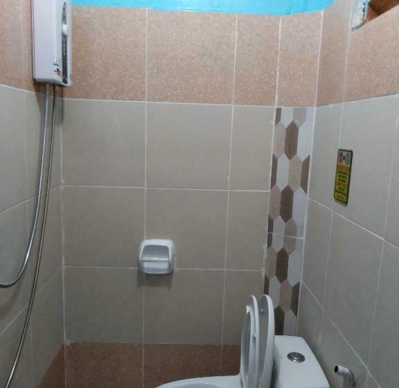 הוסטל Southside Tourist Inn