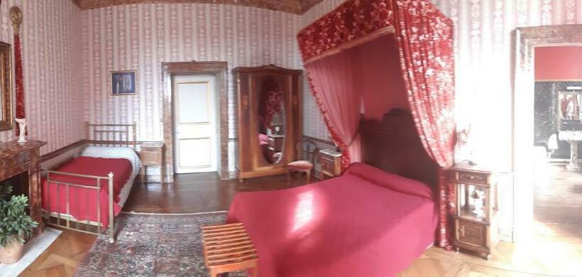 Bed and Breakfast Chateau De Longeville