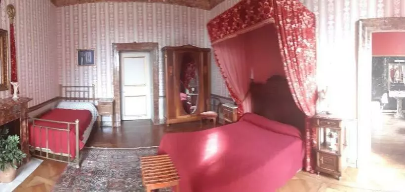 Aamiaismajoitus (B&B) Chateau De Longeville