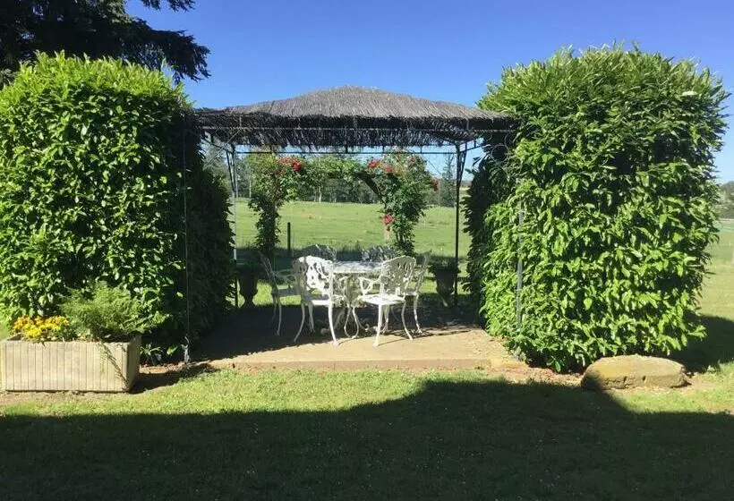 Aamiaismajoitus (B&B) Chateau De Longeville