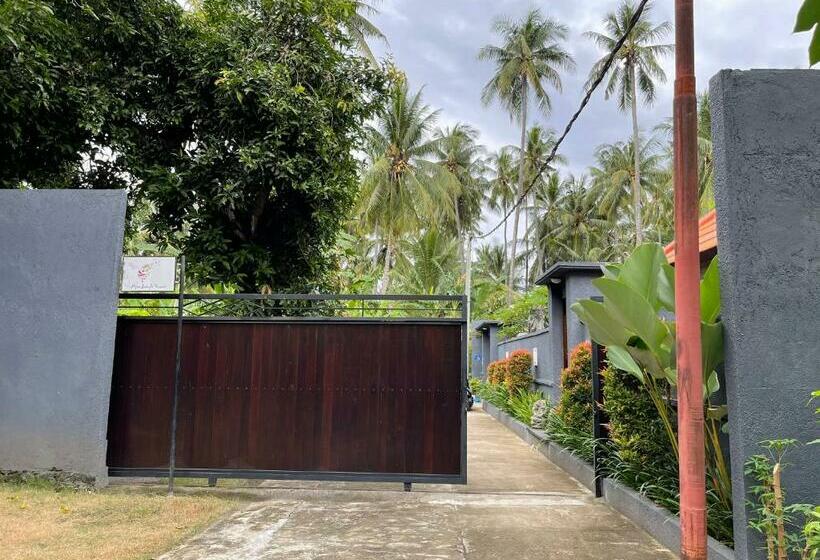 בית מלון כפרי Mias Jungle House