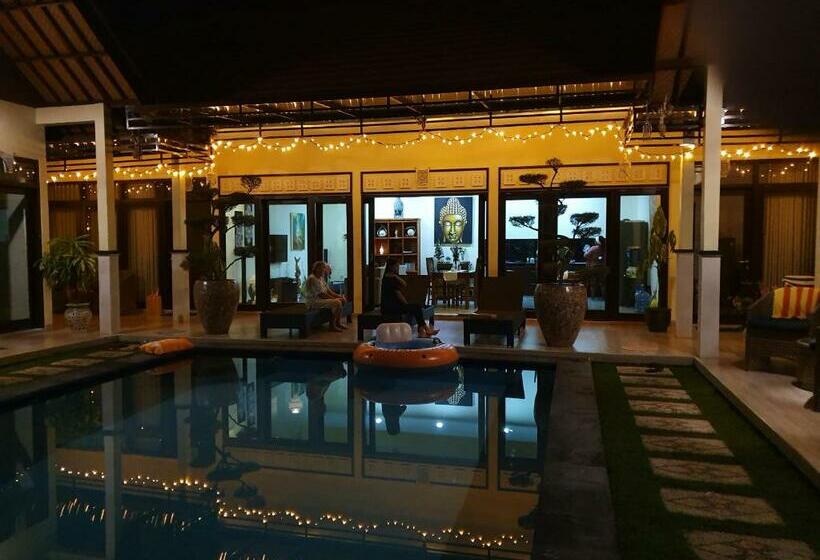 בית מלון כפרי Mias Jungle House