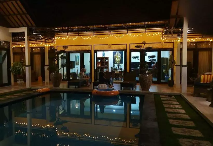 هتل Mias Jungle House