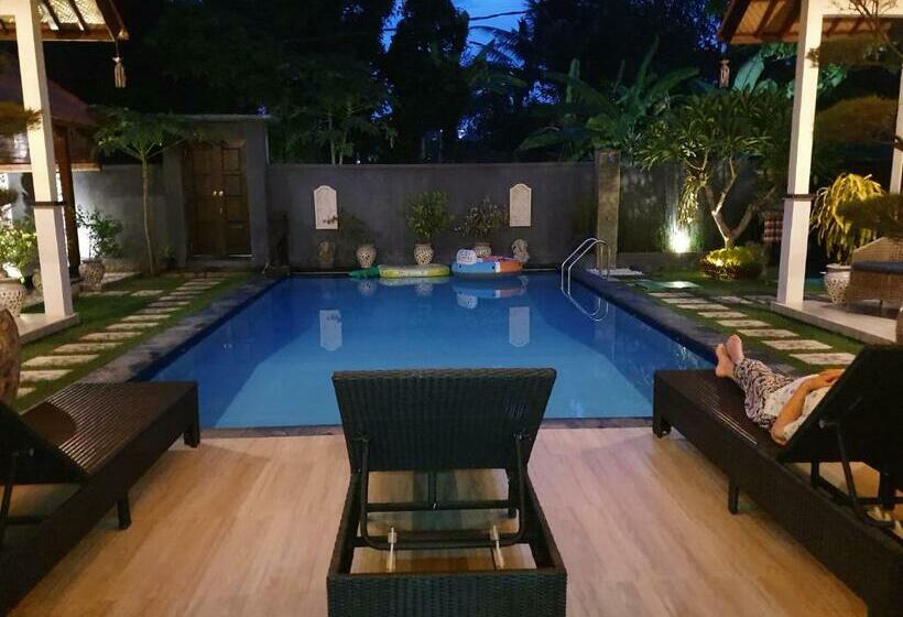 בית מלון כפרי Mias Jungle House