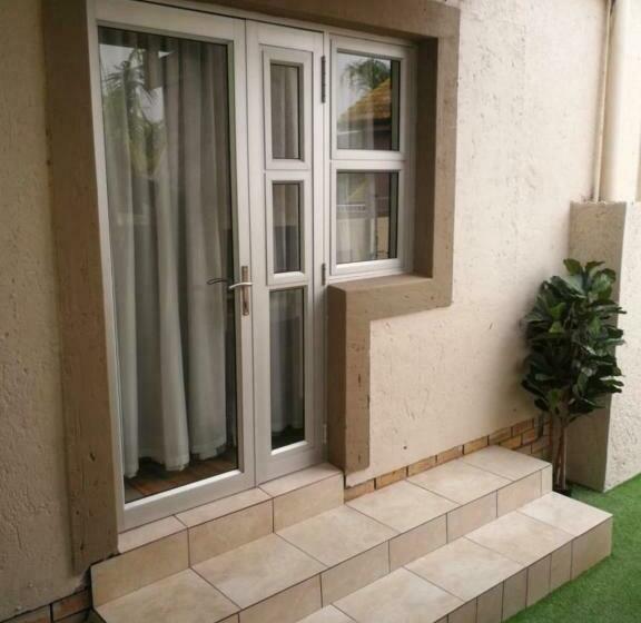 פנסיון 24b Kruger Cottage