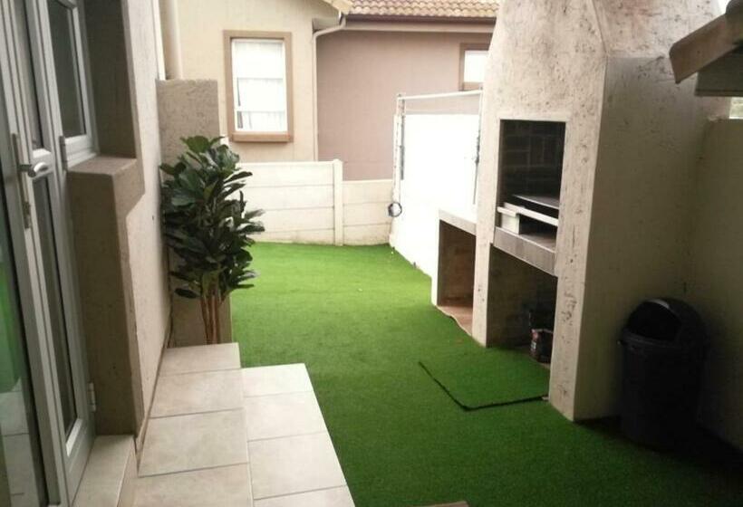 פנסיון 24b Kruger Cottage