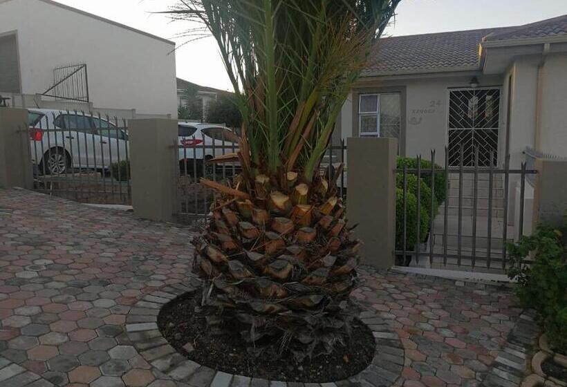 פנסיון 24b Kruger Cottage