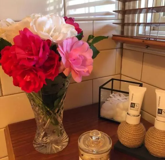 Majatalo Sea Change Guesthouse
