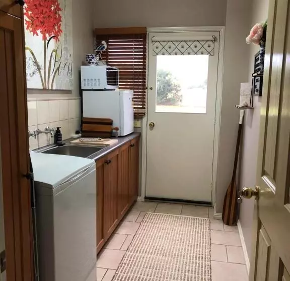 Majatalo Sea Change Guesthouse