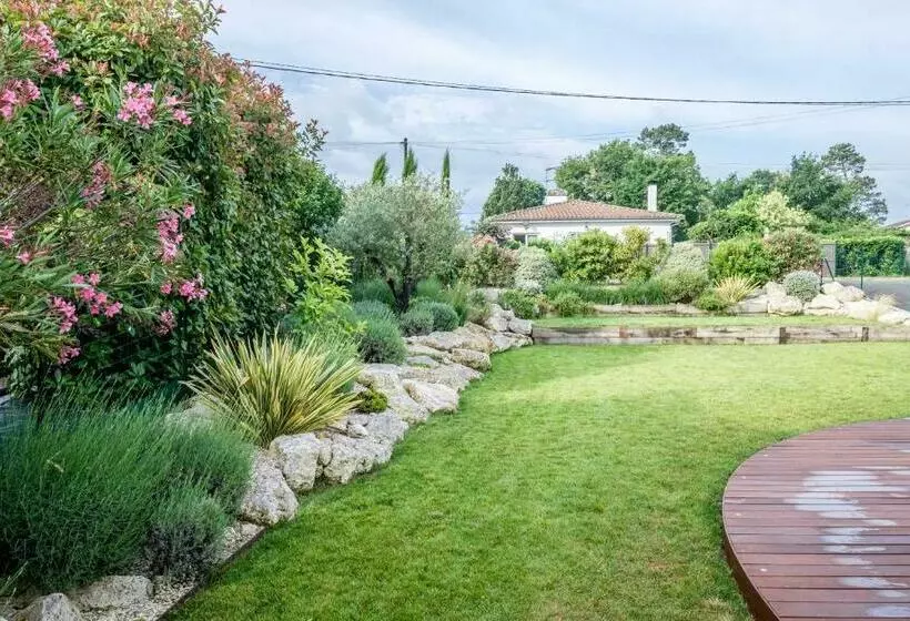 Majatalo Studio Nathalie Et Sebastien