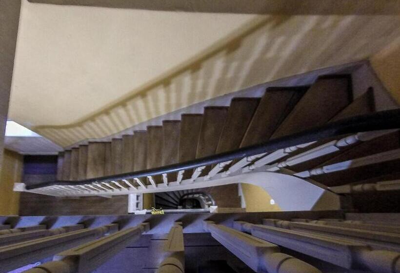 הוסטל Tao Station 752