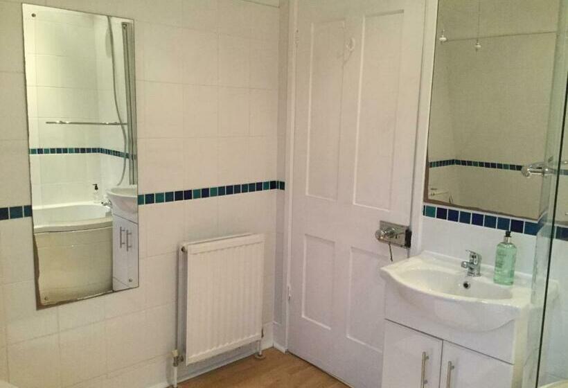 Bed and Breakfast Glebe House