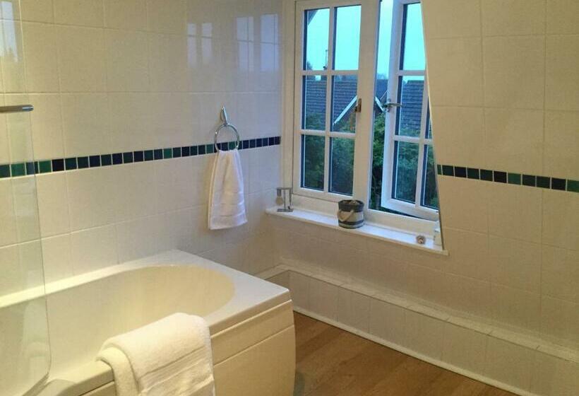 Bed and Breakfast Glebe House