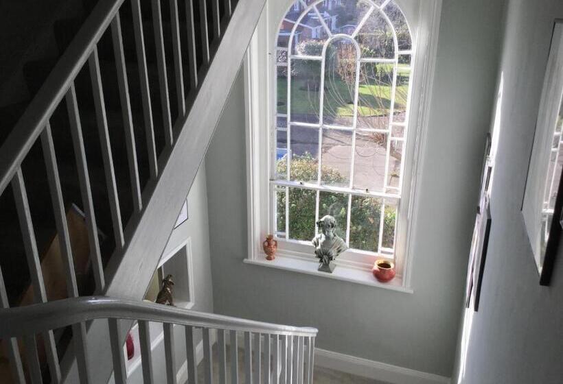 Bed and Breakfast Glebe House