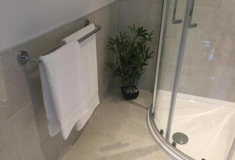 Bed and Breakfast Glebe House