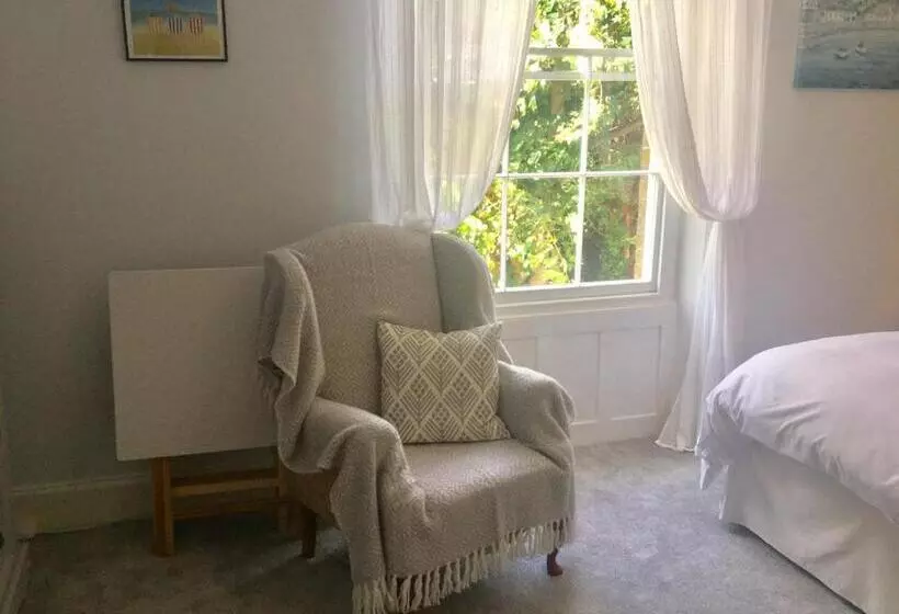 ベッドアンドブレックファースト Glebe House