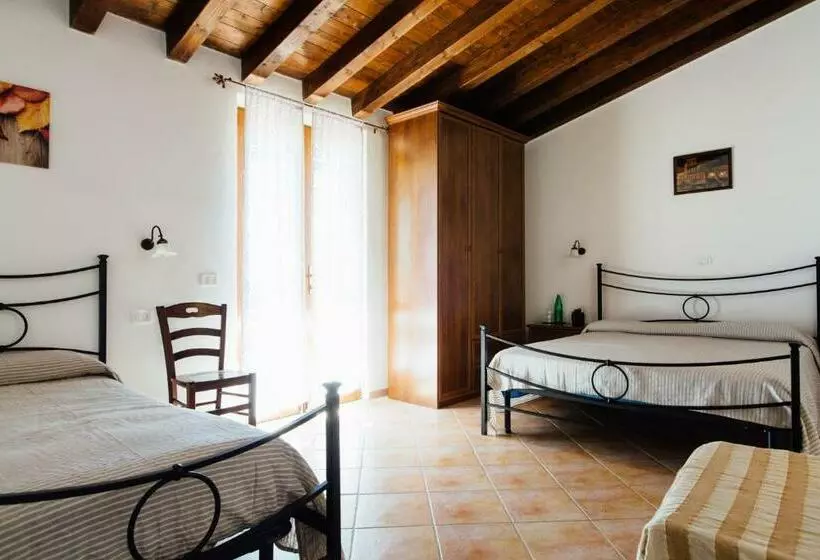 ホテル Agriturismo La Sorgente