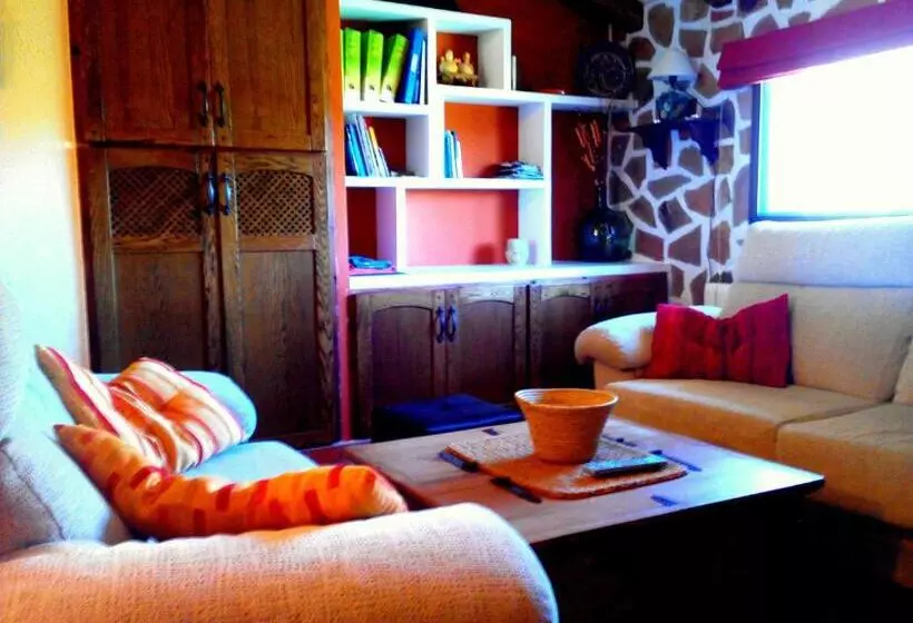 Hotelli Alojamiento Rural El Agüelo