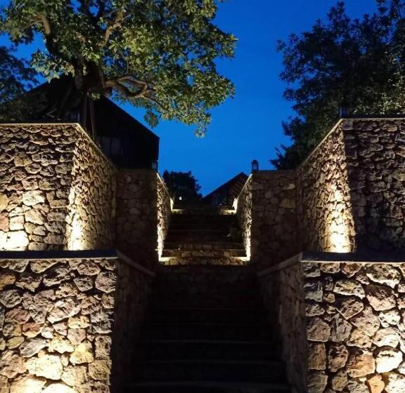 هتل Phingphayla Photharam