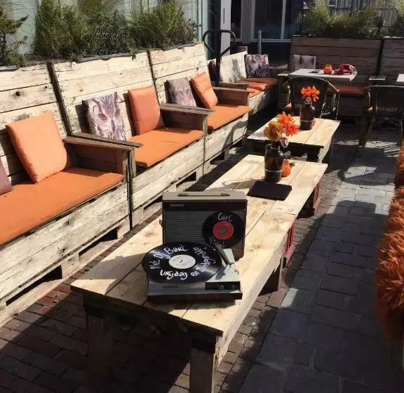 Hotel Slapen Bij Café De Concurrent