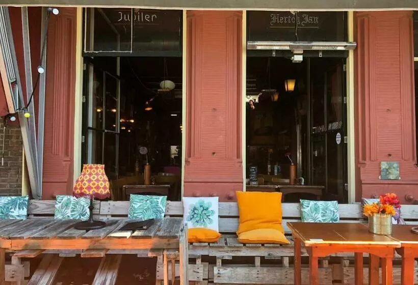 Hotel Slapen Bij Café De Concurrent