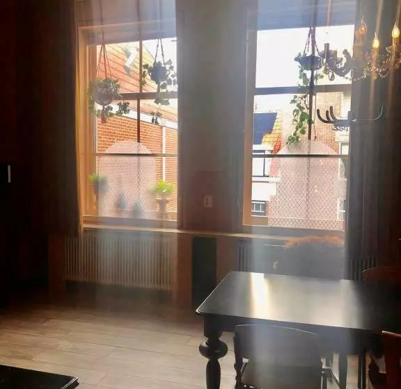 Hotel Slapen Bij Café De Concurrent