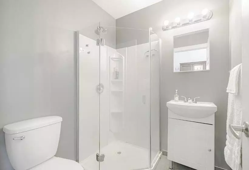 Majatalo Homa Homestay Hotel By Olympic Stadium Montreal Auberge Hostel