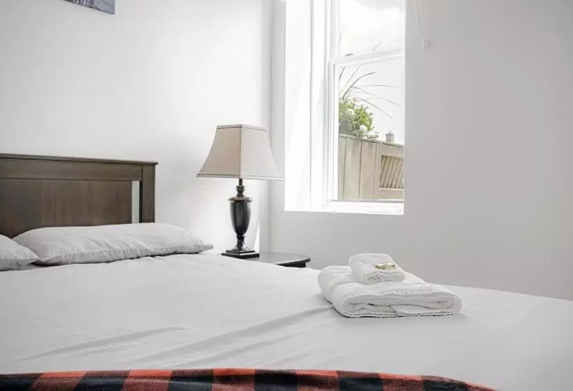 Majatalo Homa Homestay Hotel By Olympic Stadium Montreal Auberge Hostel