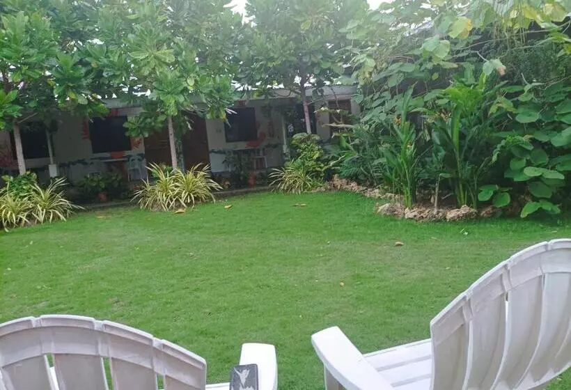 پانسیون Lighthaus Dp Garden Resort