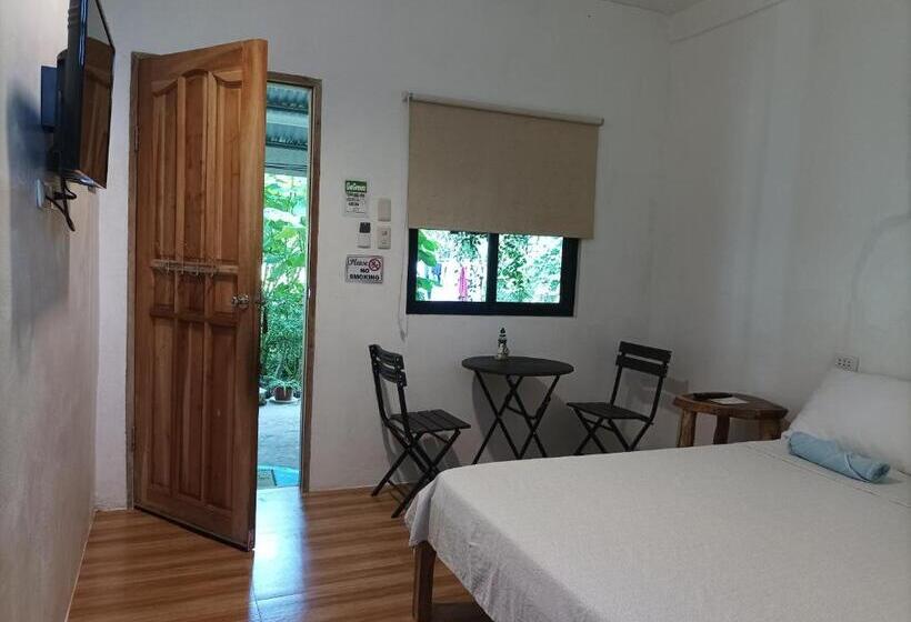 پانسیون Lighthaus Dp Garden Resort