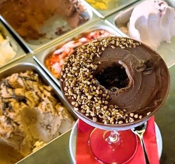 پانسیون Piranart Boutique Hotel & More