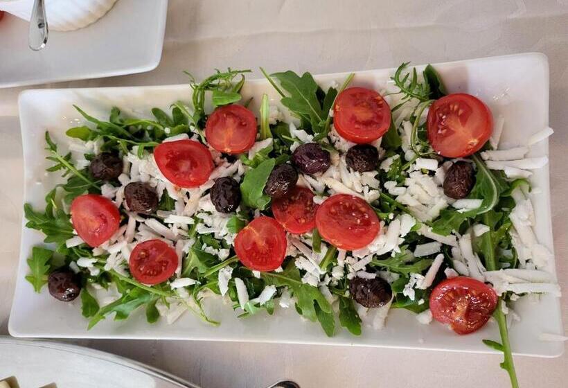 پانسیون Piranart Boutique Hotel & More