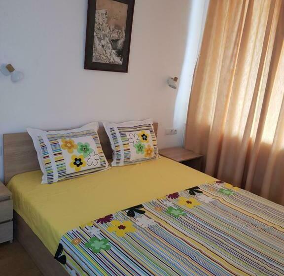 پانسیون Slantse