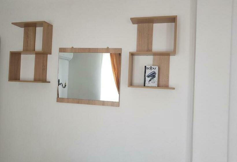 پانسیون Slantse