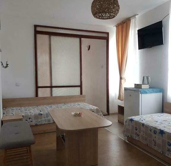 پانسیون Slantse