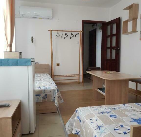 پانسیون Slantse