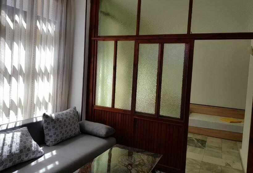 پانسیون Slantse