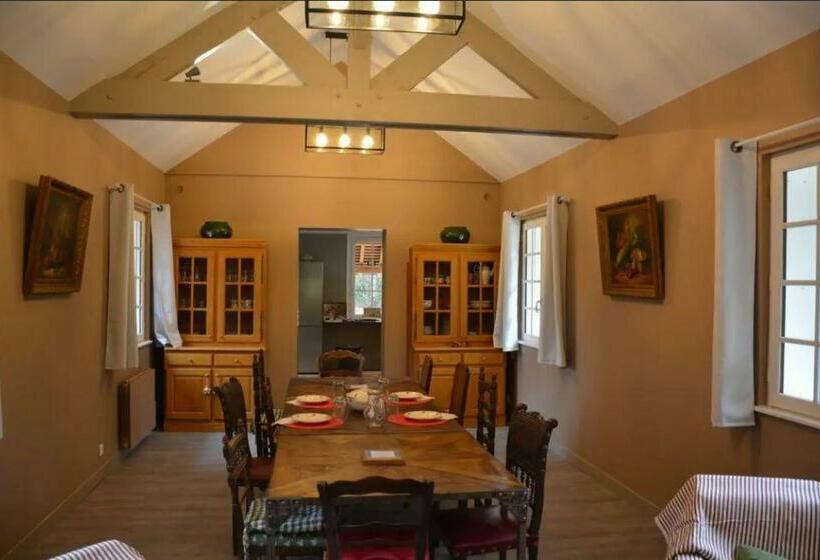 تختخواب و صبحانه Maison Canadienne