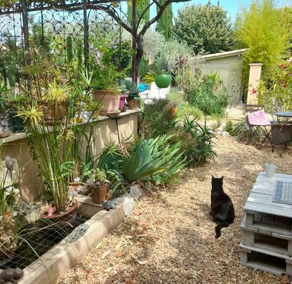 مبيت وإفطار Cocon Provençal T1 25m2 Sdb Terrasse Privée & Accès Piscine à Saint Chamas