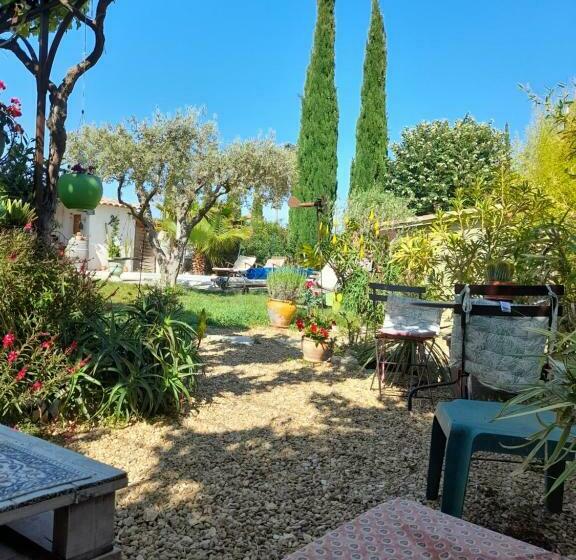 مبيت وإفطار Cocon Provençal T1 25m2 Sdb Terrasse Privée & Accès Piscine à Saint Chamas