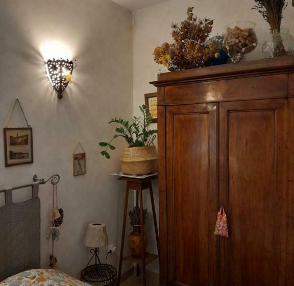 مبيت وإفطار Cocon Provençal T1 25m2 Sdb Terrasse Privée & Accès Piscine à Saint Chamas