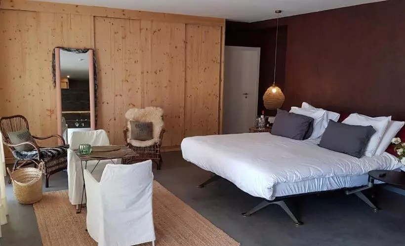 Trendy And Luxe B&b And Garden Suite