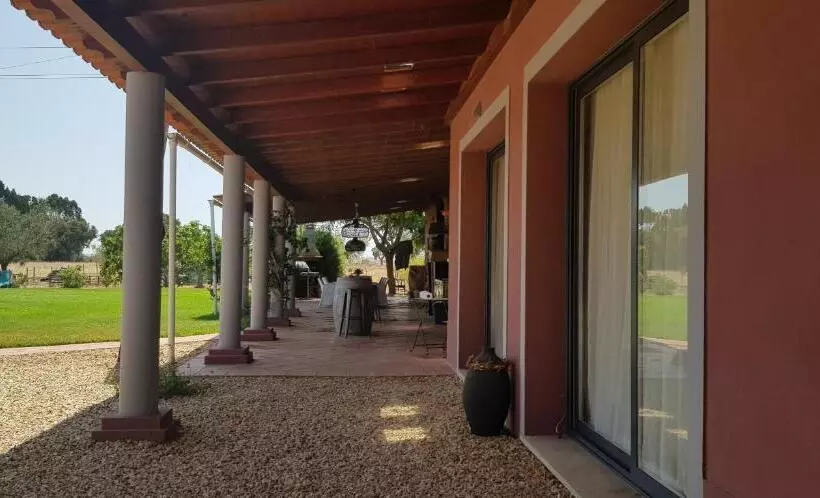 Trendy And Luxe B&b And Garden Suite