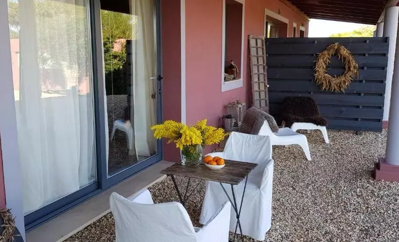 Trendy And Luxe B&b And Garden Suite