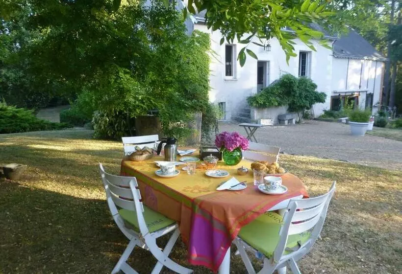 تختخواب و صبحانه La Maison Du Closier