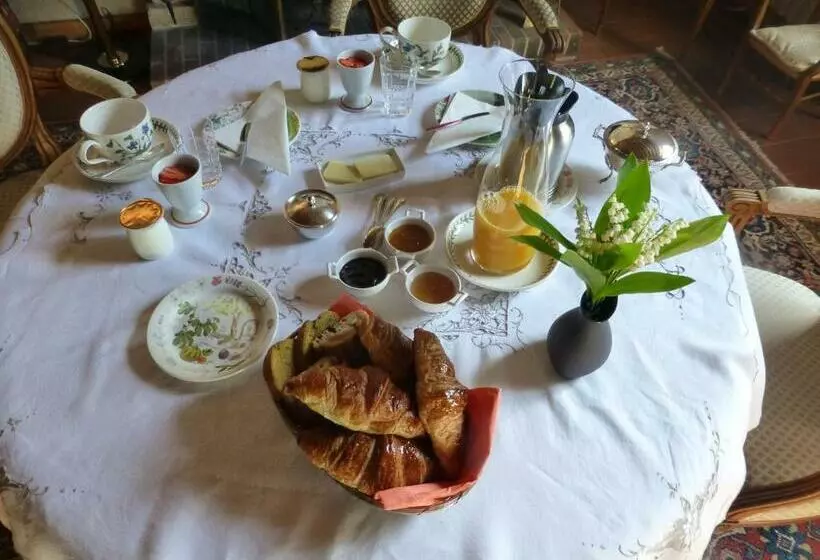 تختخواب و صبحانه La Maison Du Closier