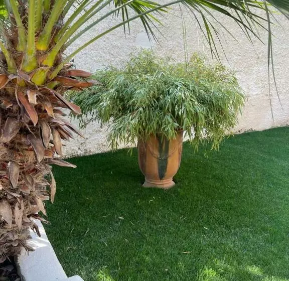 ベッドアンドブレックファースト Un Petit Coin De Paradis Avec Piscine Et Parking